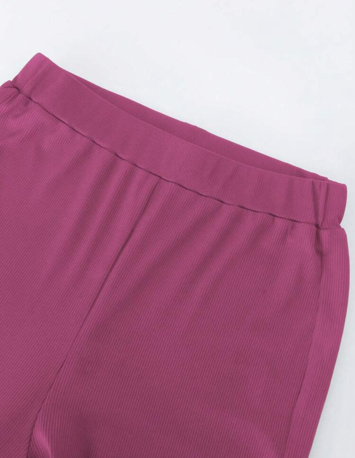 SHEIN Essnce Pantalones de moda de pierna acampanada de unicolor para mujeres, todo a juego