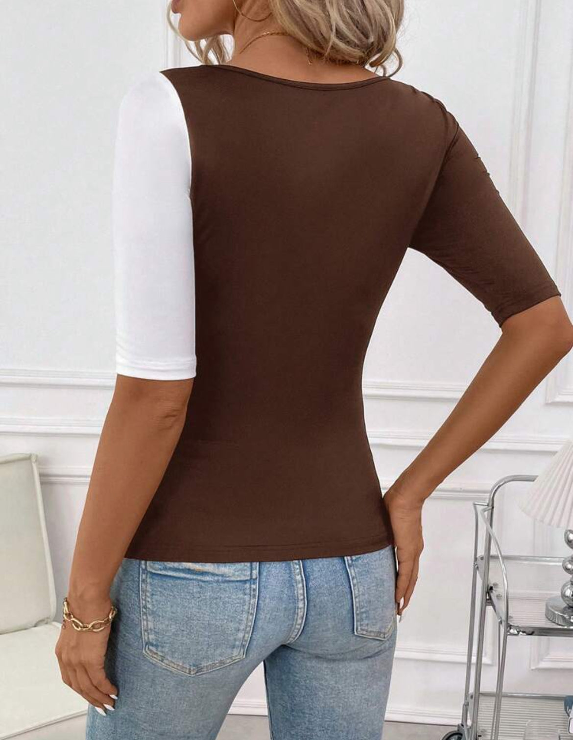 SHEIN Clasi Camiseta ajustada de manga corta con cuello asimétrico y bloques de color para mujer, ideal para el verano