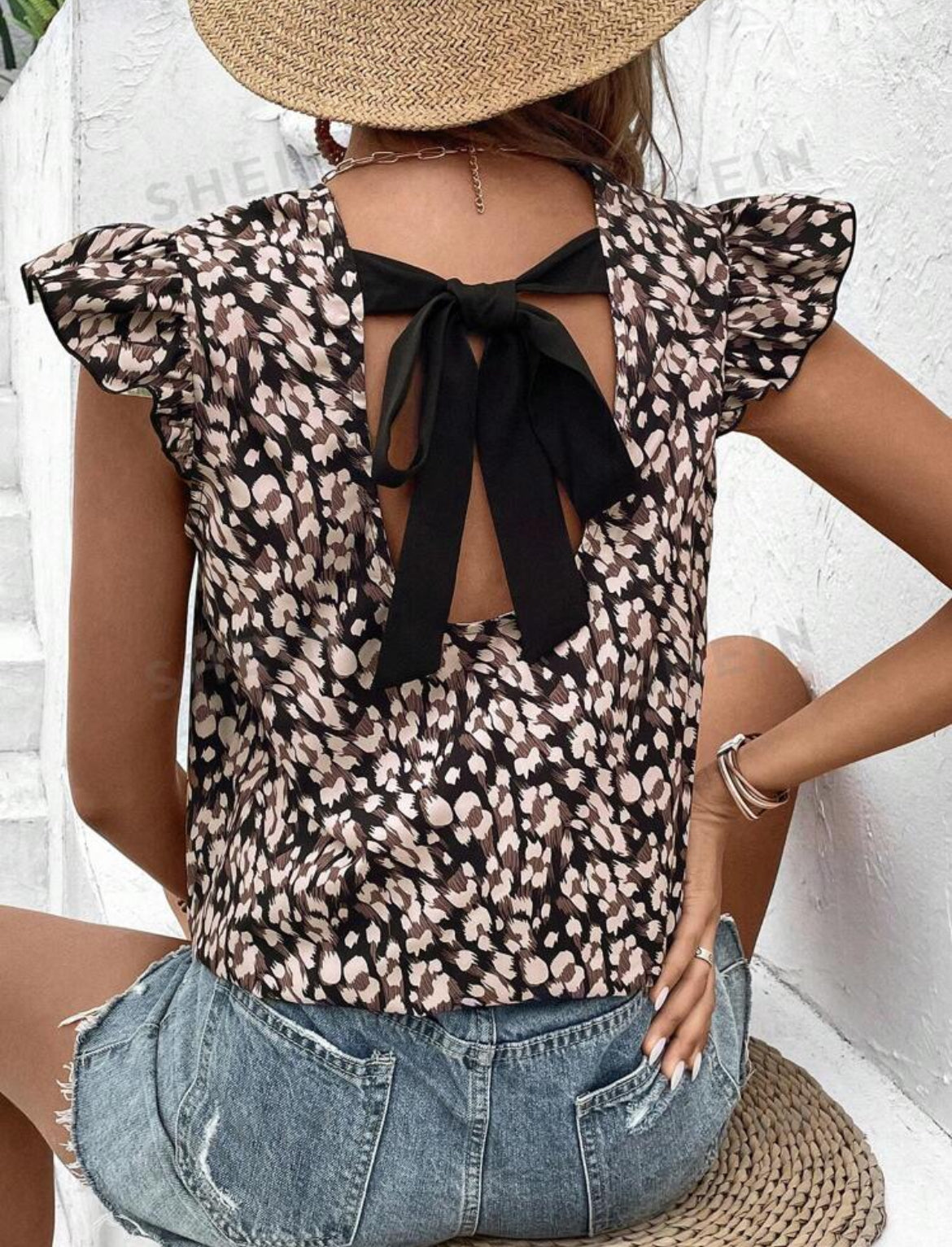 SHEIN Frenchy Camisa De Manga Mariposa Con Lazo En La Espalda Y Estampado Completo