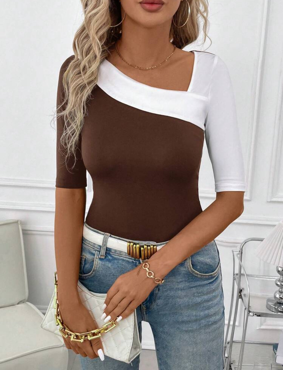SHEIN Clasi Camiseta ajustada de manga corta con cuello asimétrico y bloques de color para mujer, ideal para el verano