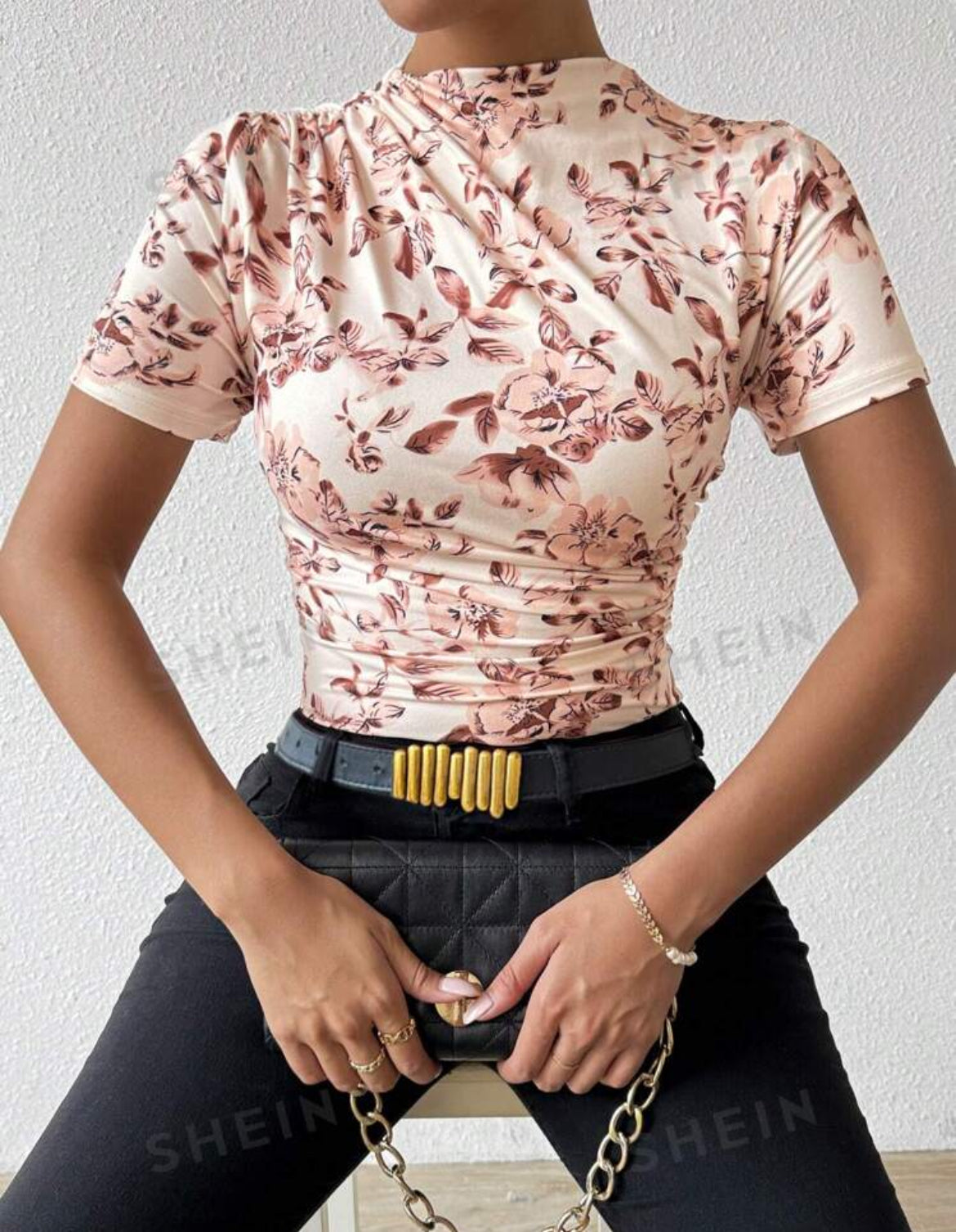 SHEIN VaVaLuxe Camiseta casual de verano para mujer con cuello alto, manga corta y plisada con estampado floral