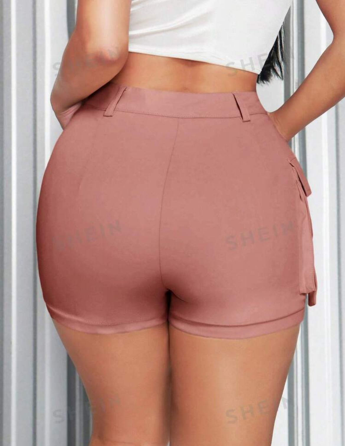 SHEIN SXY Shorts caqui de cintura alta de verano con bolsillos con solapa lateral