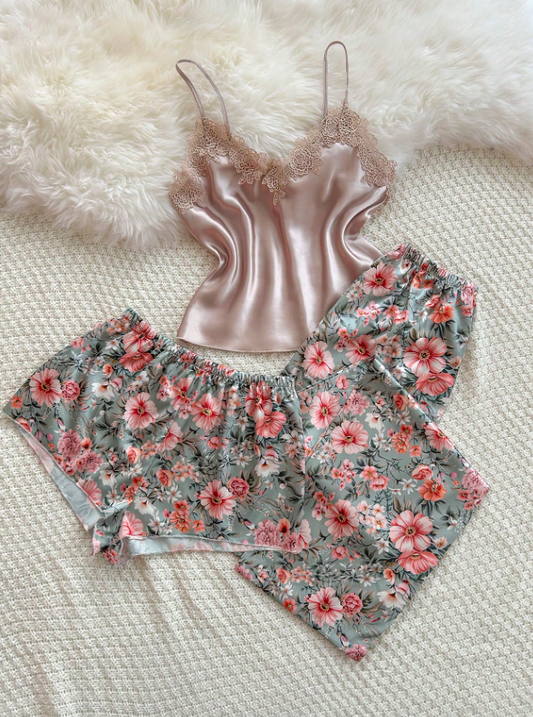 Set de 3 piezas de pijama con camiseta de satén con estampado floral, shorts y pantalones largos