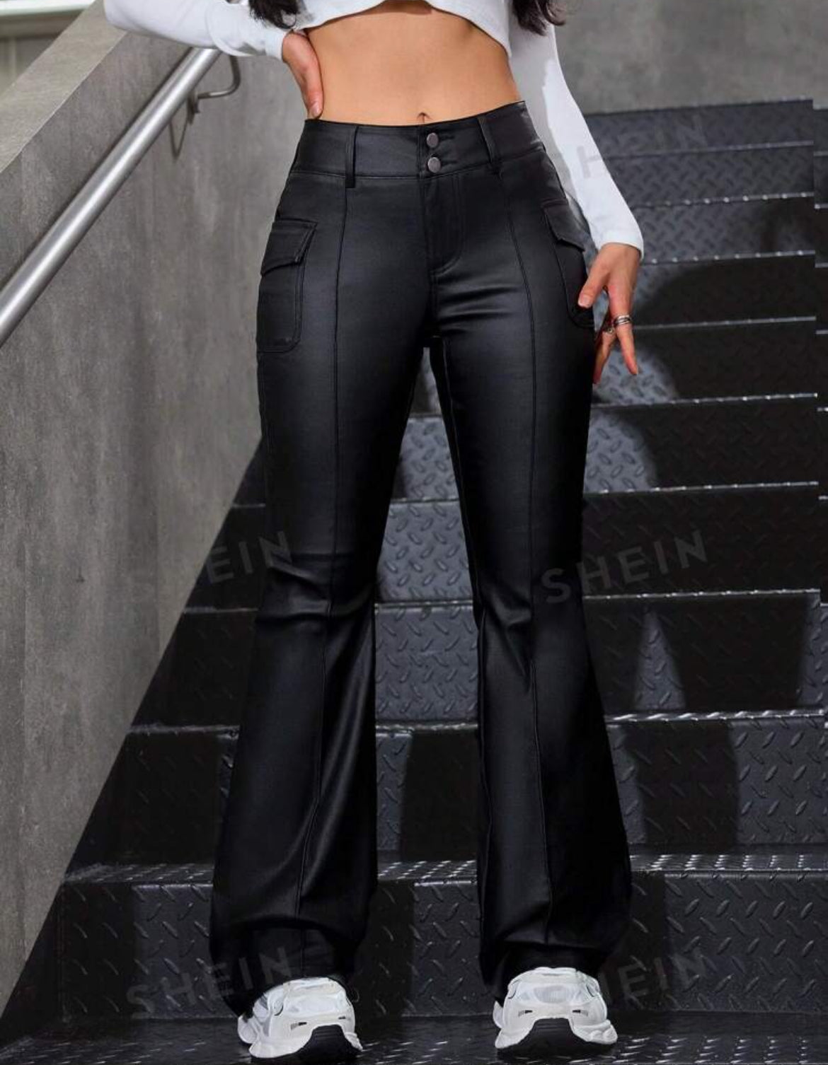 Pantalones casuales ceñidos de botones lisos para mujer