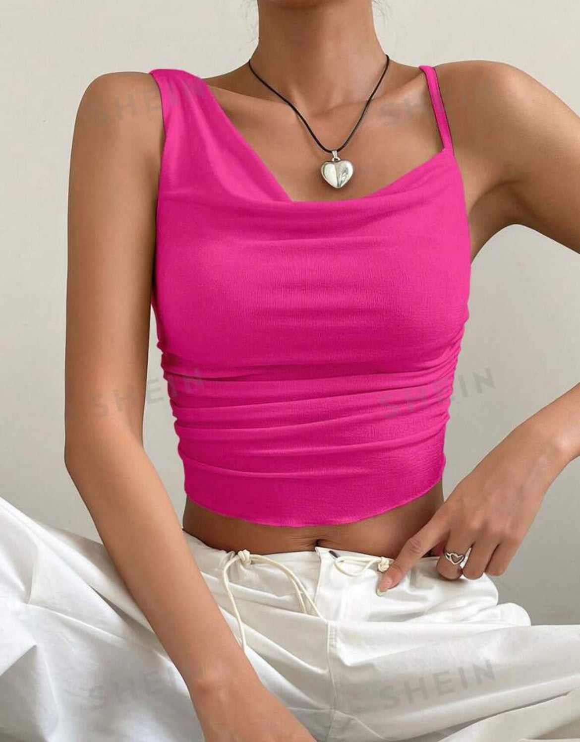 SHEIN EZwear Top crop unicolor de cuello asimétrico
