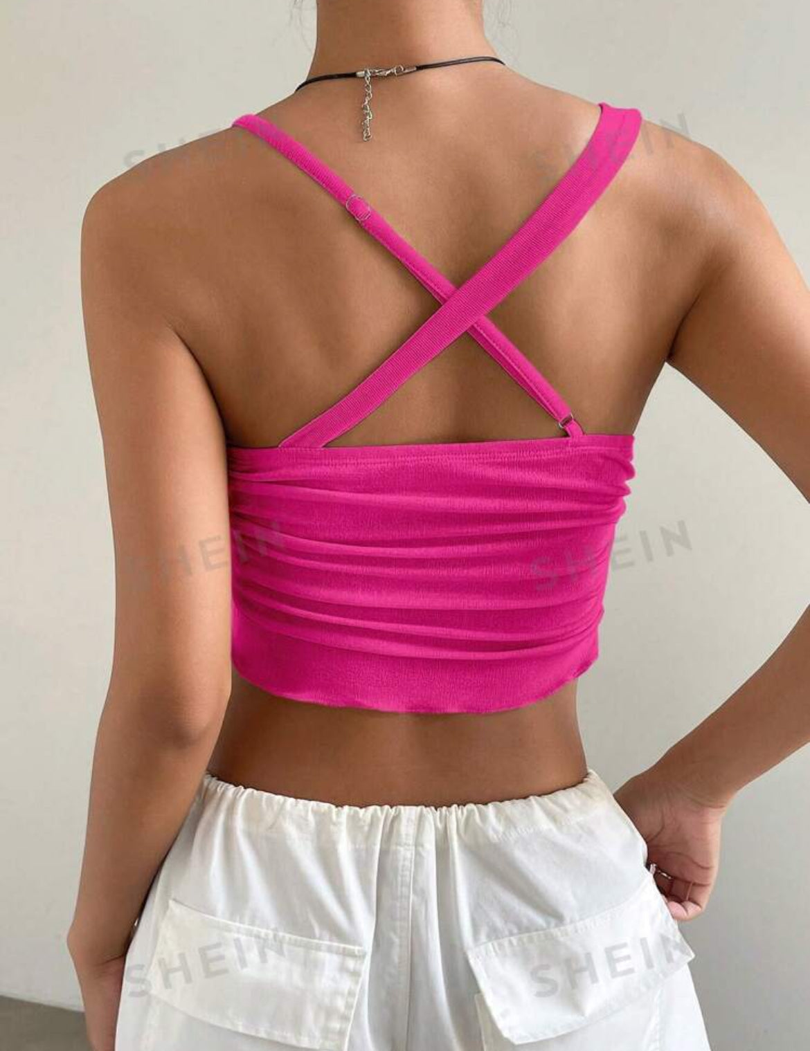 SHEIN EZwear Top crop unicolor de cuello asimétrico