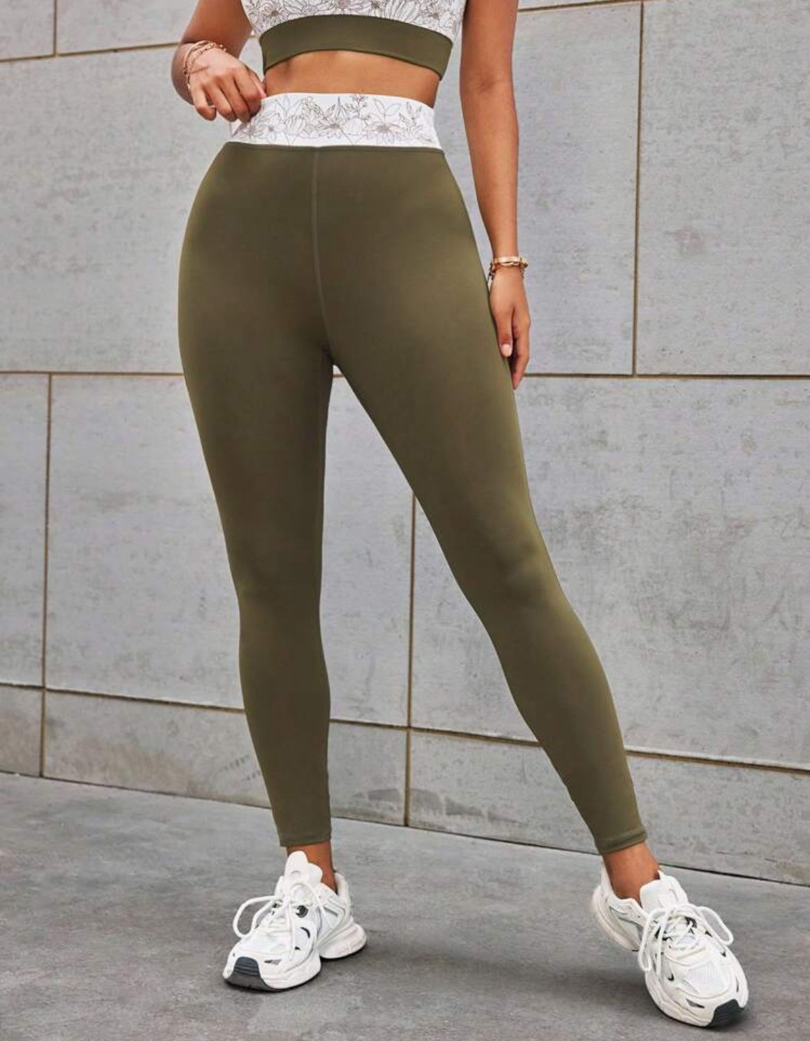SHEIN Sport Easify Mujeres Leggings de fitness casual al aire libre de ajuste delgado con cintura alta y color contrastante